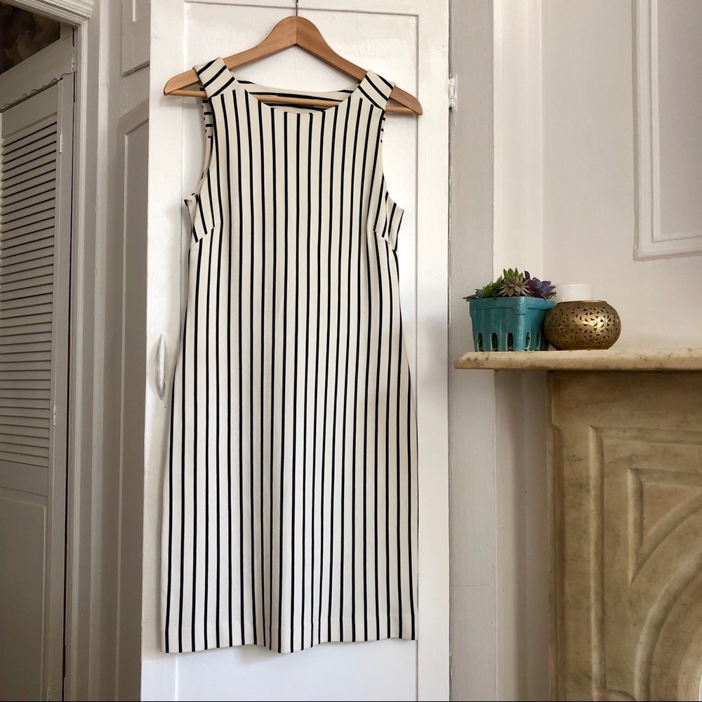 Retro Banana Republic dress with cut out